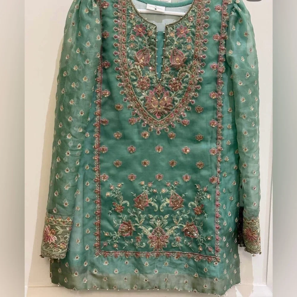 Zara Shahjahan Asmaani Lehenga Set - Picture 11 of 15